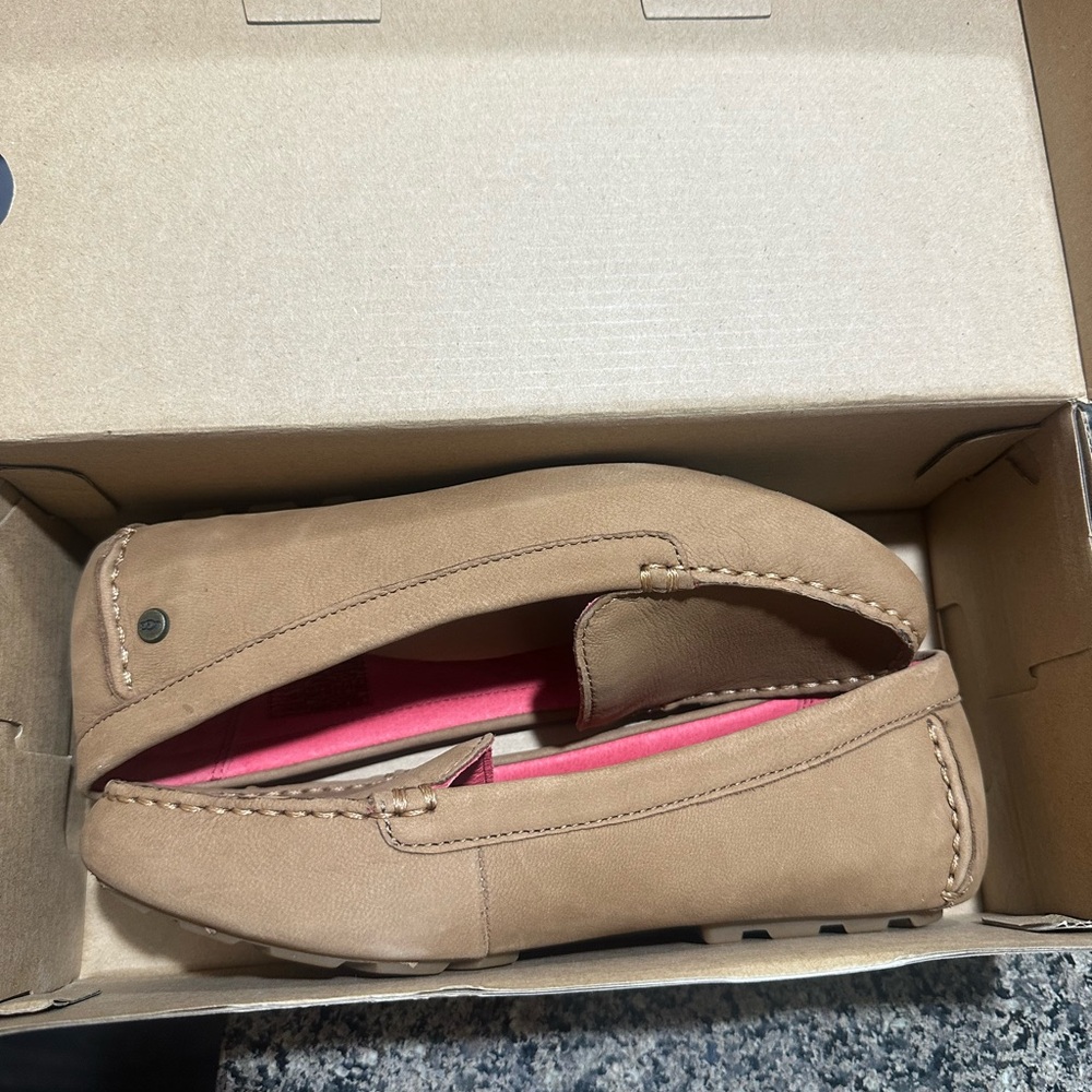 UGG Women's Moccasins in Tan
